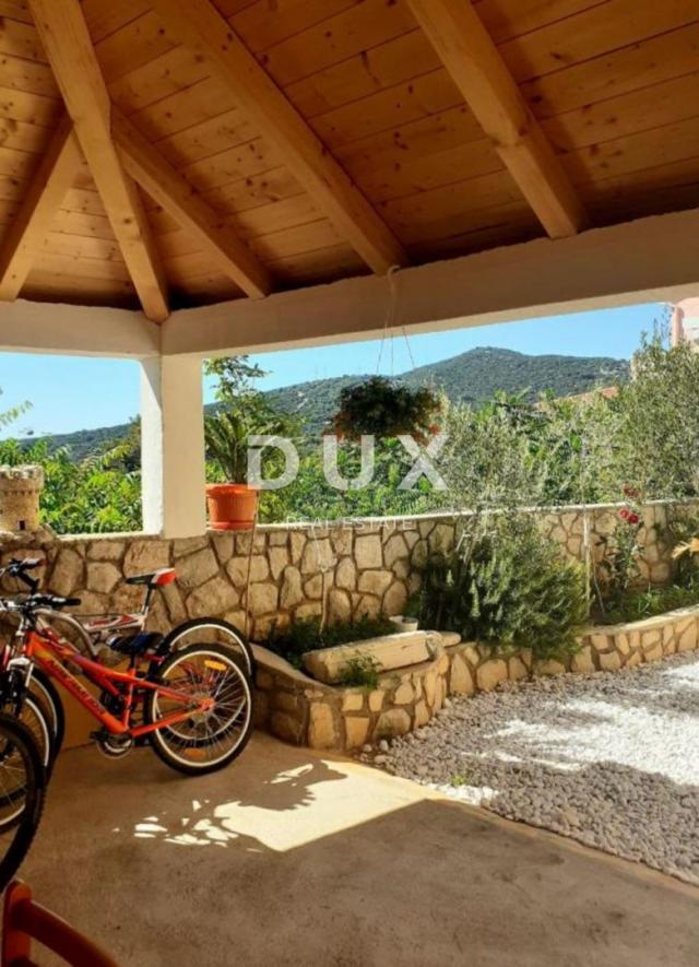 MALI LOŠINJ - Kuća s tri apartmana u mirnom dijelu otoka