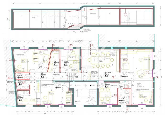 ISTRIEN, ROVINJ - Etage eines Gebäudes mit Garten im Stadtzentrum