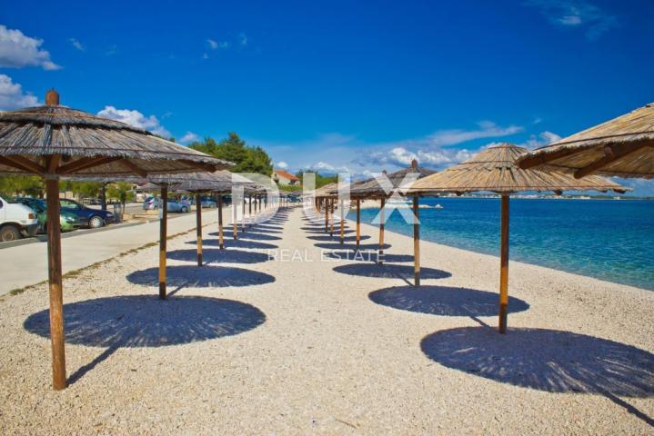 ZADAR, VIR - Stan u Mediteranskom Stilu, Pogled na More, 80 m od Prekrasne Plaže Jadro!