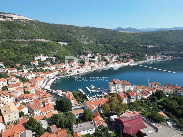 RIJEKA, BAKAR, CENTER - building plot in the very center of the city of Bakar 2,600 m2 with a sea vi