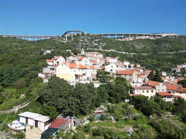 RIJEKA, BAKAR, CENTER - building plot in the very center of the city of Bakar 2,600 m2 with a sea vi