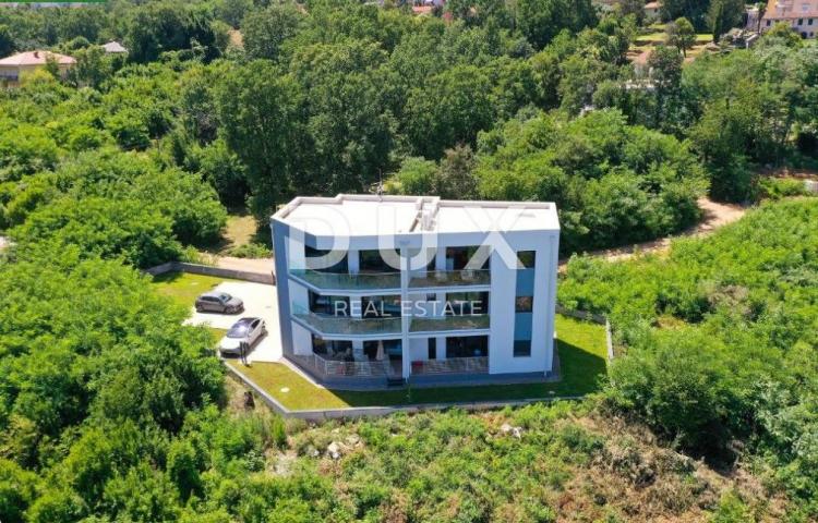 OPATIJA, IKA - posljednji stan u novogradnji 99m2 + krovna terasa 66m2, panoramski pogled na more