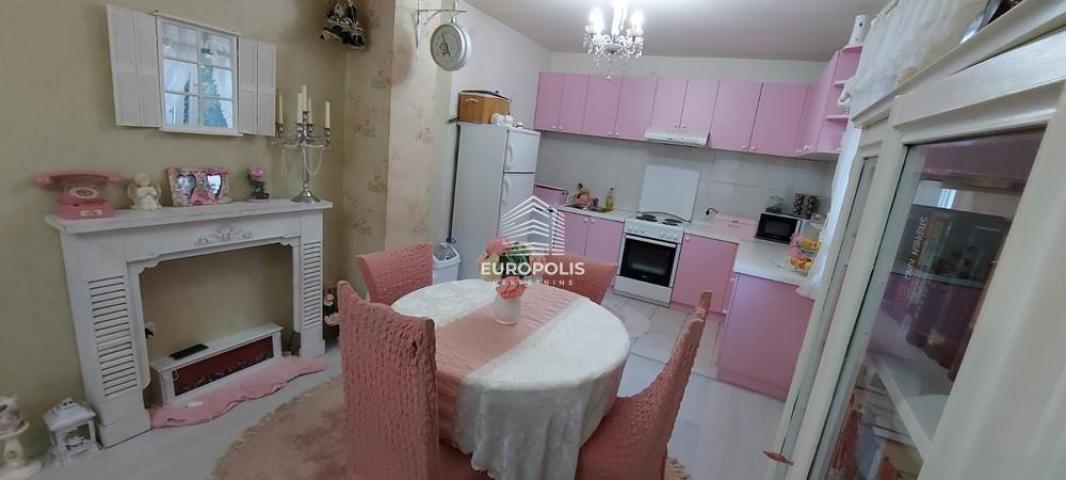 Mladenovac-Selters Banja-2 kuće na placu od 8 ari ID#6400