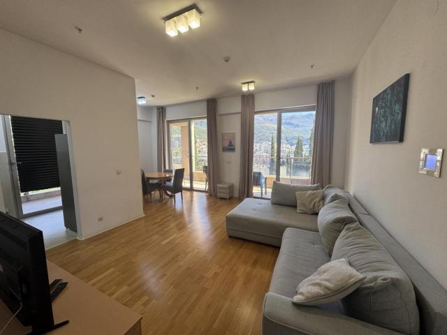 Three-bedroom apartment 115m2 for long-term rent in Budva