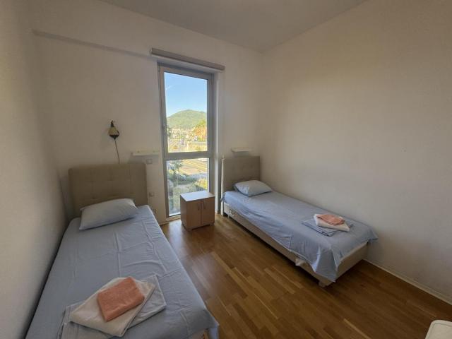 Three-bedroom apartment 115m2 for long-term rent in Budva