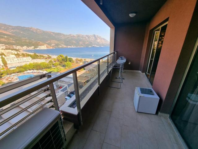 Three-bedroom apartment 134m2 for long-term rent in Budva