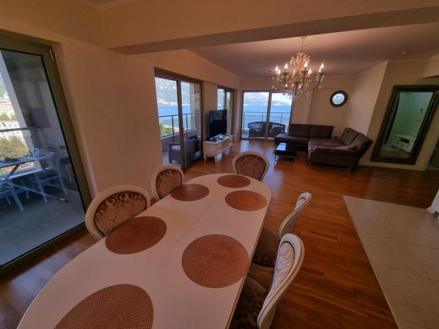 Three-bedroom apartment 134m2 for long-term rent in Budva