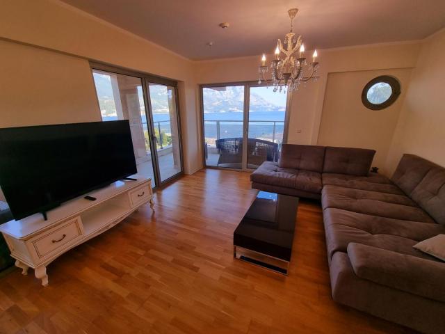 Three-bedroom apartment 134m2 for long-term rent in Budva