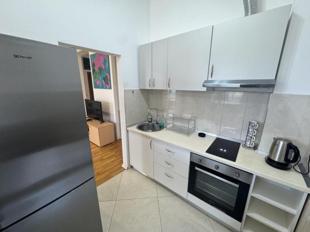 Three-bedroom apartment 115m2 for long-term rent in Budva