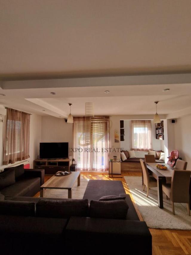 Izuzetan duplex od 120m2+60m2 terase -Nova Detelinara