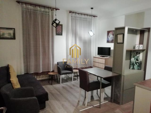 Centar, Garsonjera, 32m2, prvi sprat