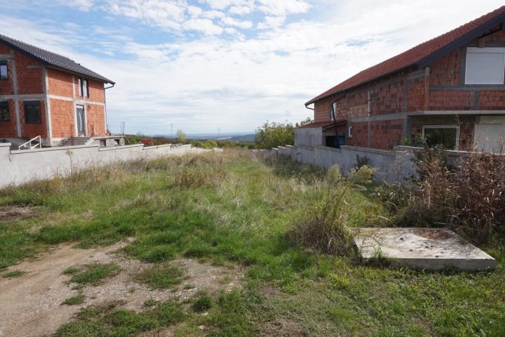 Odlican plac kod iznad Lidla na Smederevskom putu