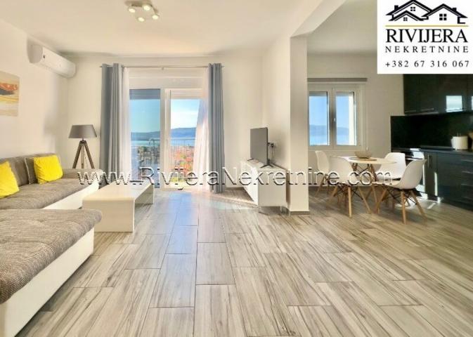 Luxury Apartment with Rooftop Pool Access and High Rental Income in Tivat