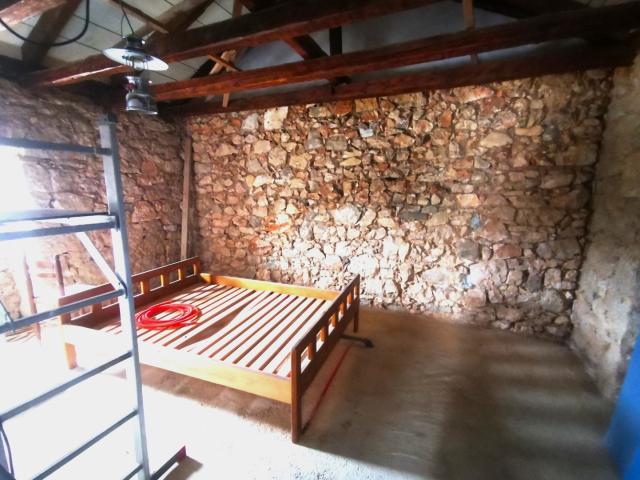 Vrbnik, semi-detached house for partial renovation! ID 598