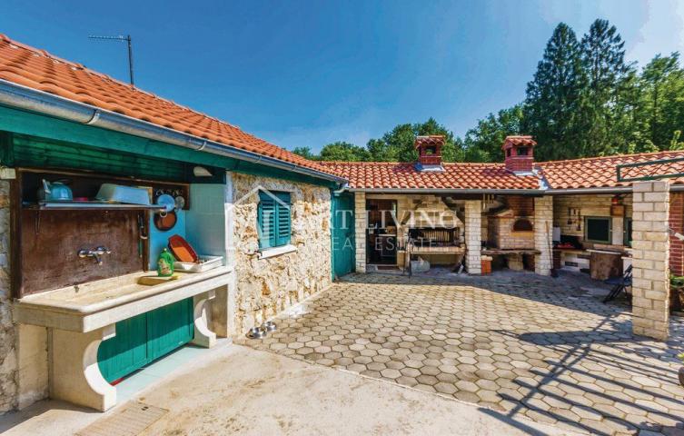 Mošćenička Draga - Haus mit Pool inmitten der Natur - GELEGENHEIT