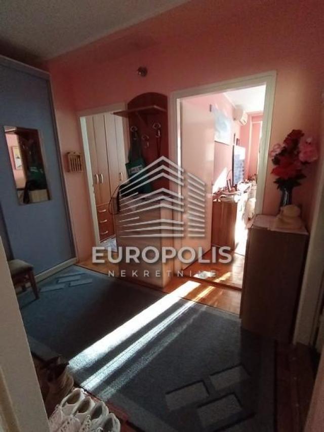 Zemun Polje, Marka Milanovića, 52m2, 2. 5 ID#6410