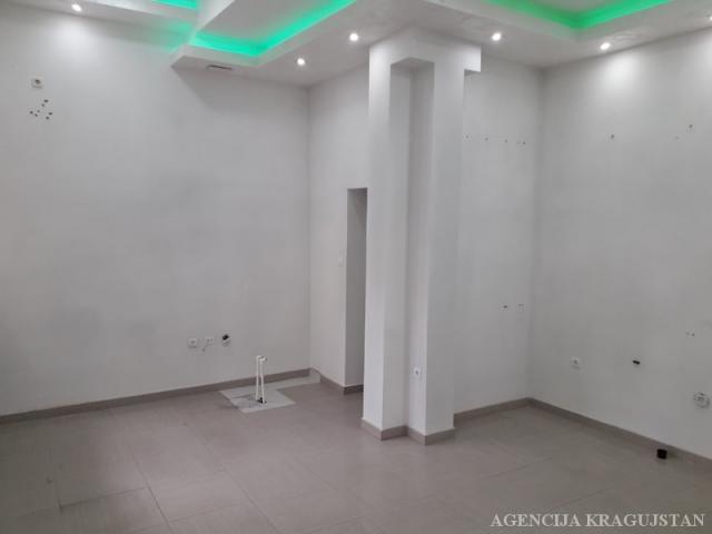 Izdavanje, Lokal, 43. 00m2 , Centar