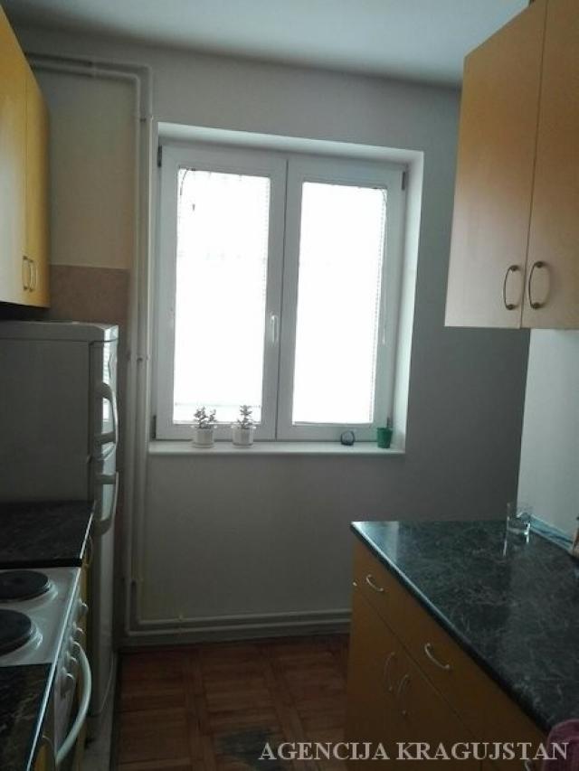 Izdavanje, Stan, 76. 00m2 , Centar