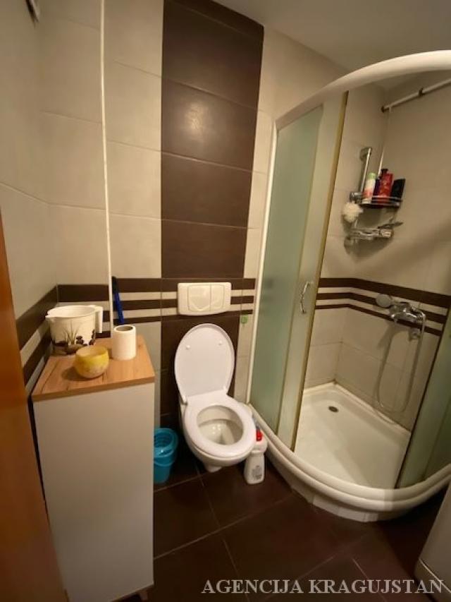 Izdavanje, Stan, 42. 00m2 , Centar