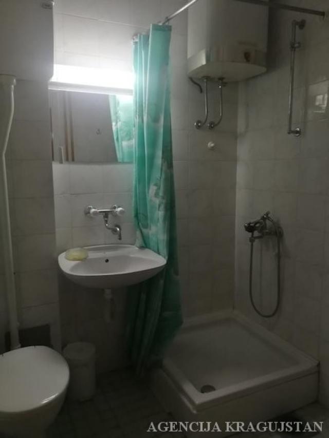 Izdavanje, Lokal, 70. 00m2 , Centar