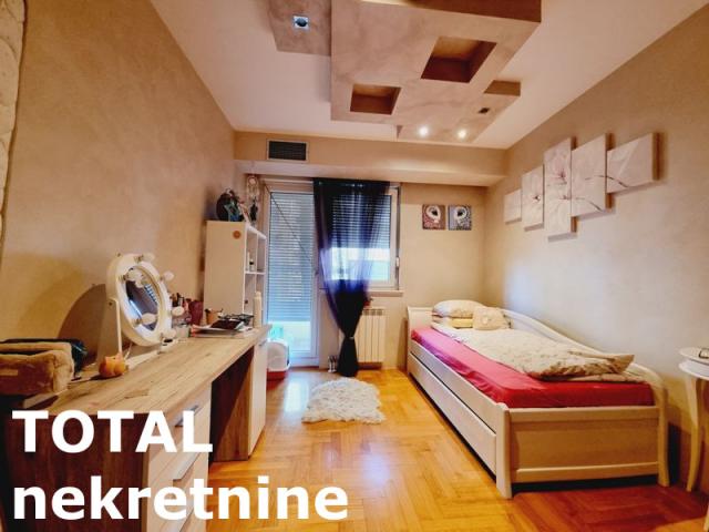 4 Četvorosoban stan NOVI SAD, 288400€