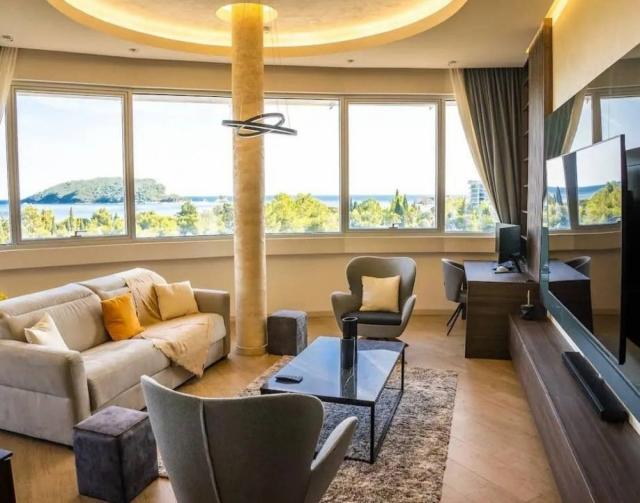 Rent a two-bedroom apartment in Budva