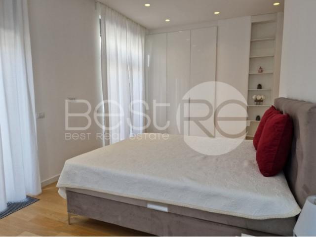 Luxuriously furnished penthouse with beautiful terrace