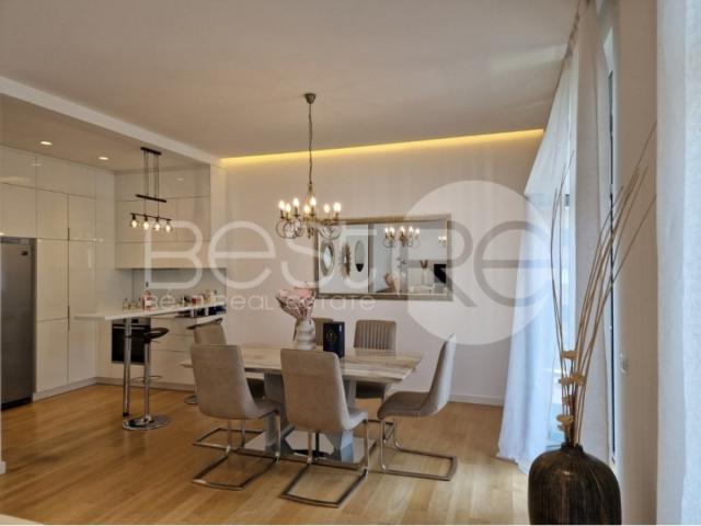 Luxuriously furnished penthouse with beautiful terrace