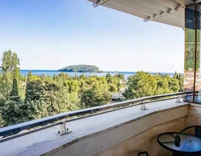 Rent a two-bedroom apartment in Budva