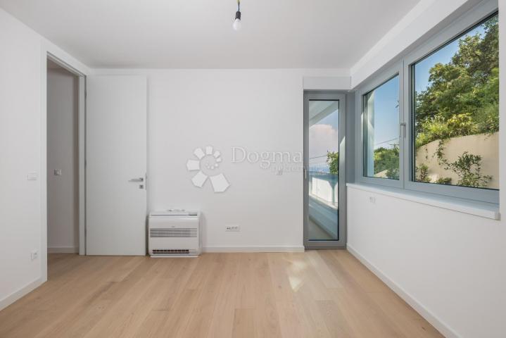 Wohnung Opatija - Centar, Opatija, 109,73m2