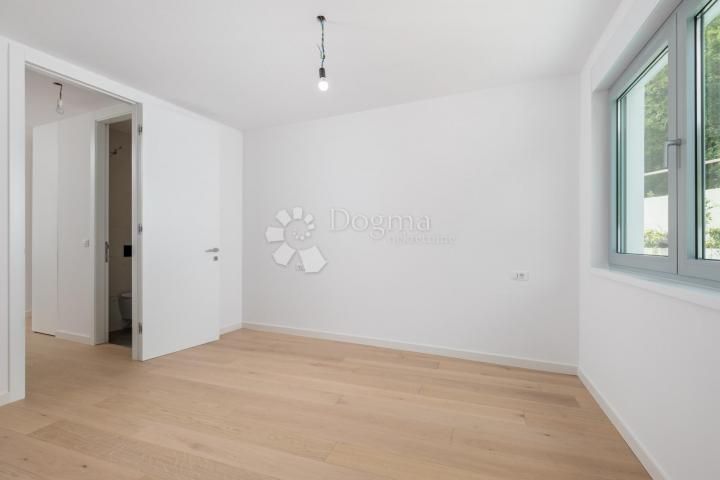 Flat Opatija - Centar, Opatija, 107,41m2