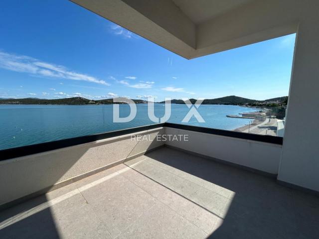 ŠIBENIK, BETINA - Luxury apartment in a new building, first row to the sea