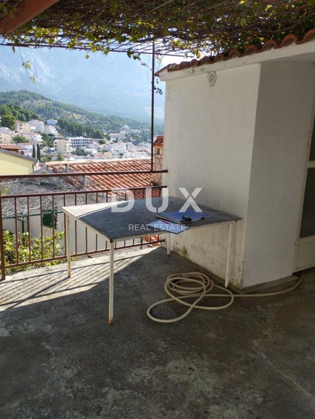 MAKARSKA, BAŠKA VODA - kuća sa 5 apartmana s pogledom na more! PRILIKA!