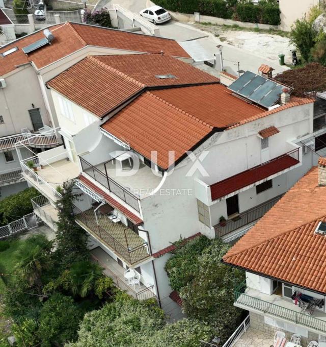 MAKARSKA, BAŠKA VODA - kuća sa 5 apartmana s pogledom na more! PRILIKA!