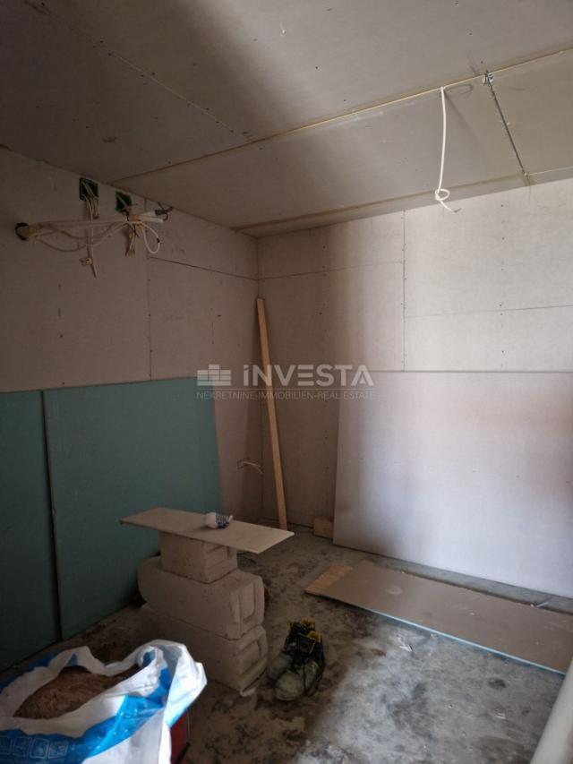 Liznjan, house of 85 m2 in the renovation phase