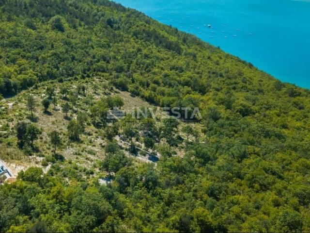 Building land with a spectacular sea view