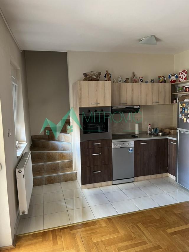 Troiposoban, stan površine 89m2 duplex.  