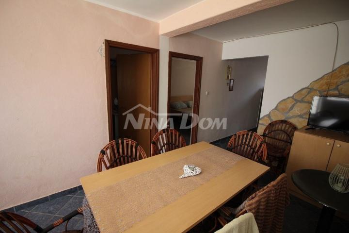 Apartman prizemlje s velikom terasom