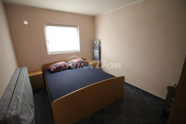 Apartman prizemlje s velikom terasom