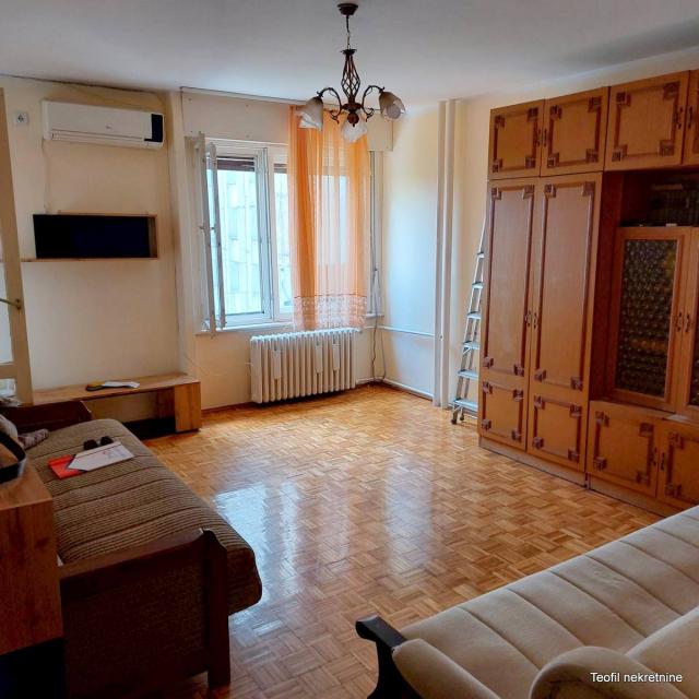 NOVI BEOGRAD BLOK 30 37m2 , T , 500e