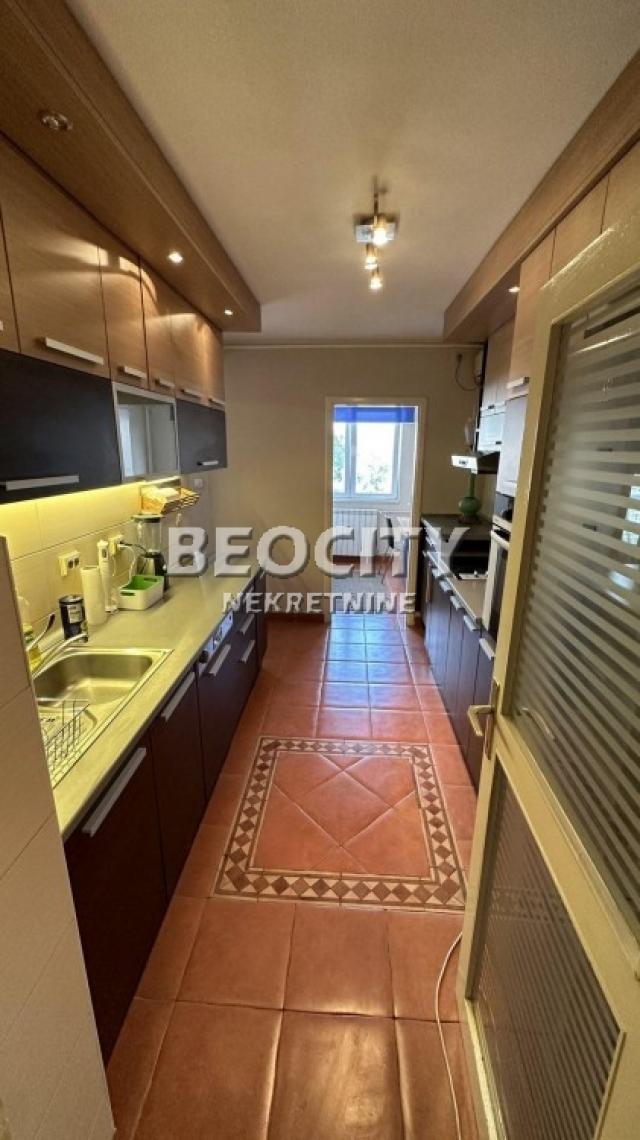 Novi Beograd, Bežanijska kosa 2, Ljubinke Bobić, 2. 5, 66m2, 700EUR