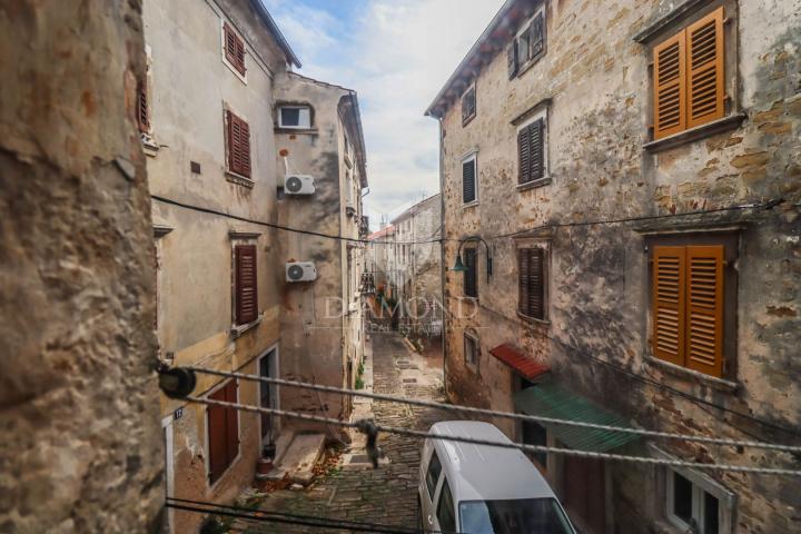 Stone house in the old center of Buja!