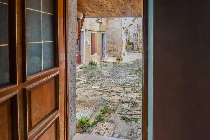 Stone house in the old center of Buja!