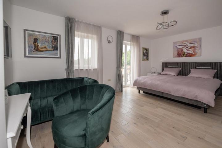 Opatija, Matulji, predivna moderna villa 400 m2 s bazenom 