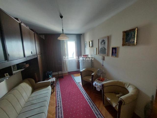 Kalenić pijaca, Požarevačka, 55+4m2