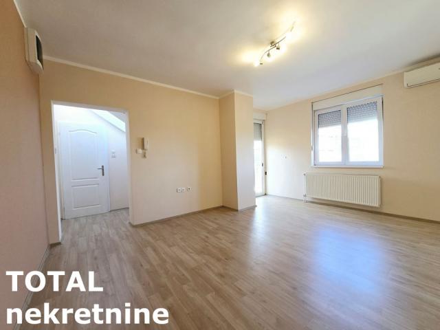 1 Jednosoban stan NOVI SAD, 71590€