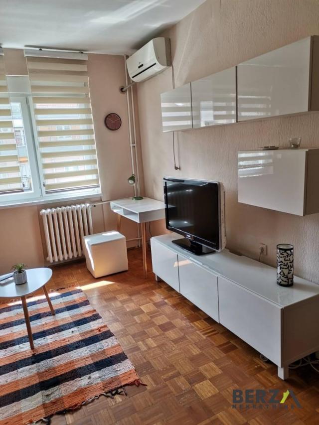 KOMPLETNO NEMEŠTENA GARSONJERA NA NOVOM NASELJU, PET FRIENDLY