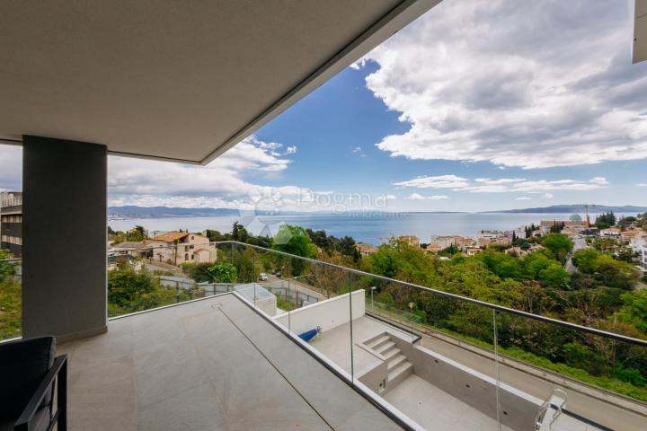 Flat Opatija, 107,80m2