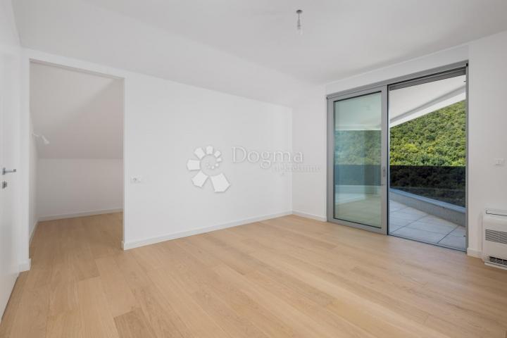 OPATIJA, centar, PENTHOUSE, 261 m2