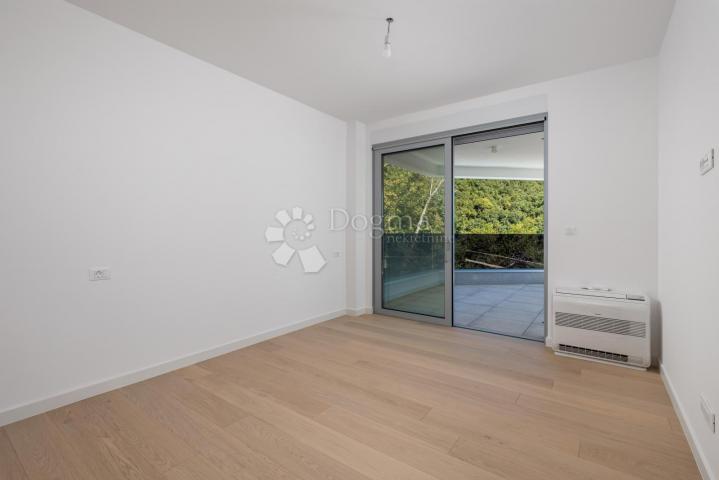 Wohnung Opatija - Centar, Opatija, 261,39m2